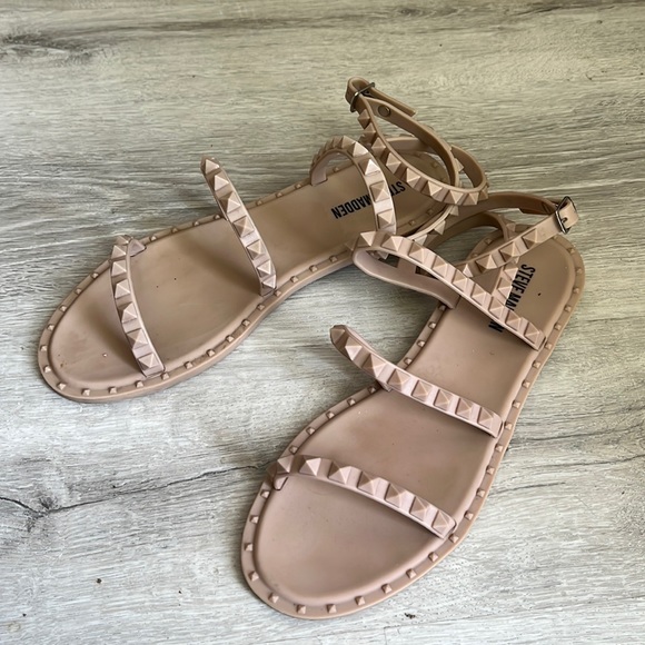 Steve Madden Shoes - Steve madden nude sandals with “studs”